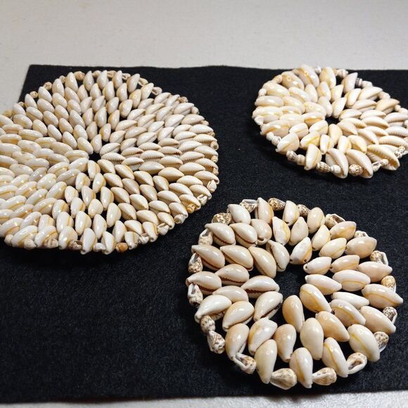 Handmade Seashell Mat/Coasters (3) cottage core Grandma core kitsch - Picture 5 of 5